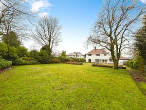 Rear- click for photo gallery